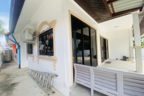 House in Pattaya, Thailand 3 bedrooms № 155591 - photo 5