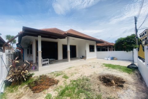 House in Pattaya, Thailand 3 bedrooms № 155591 - photo 6