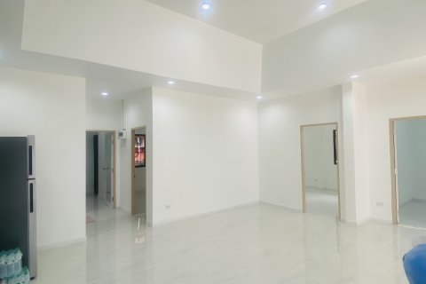 House in Pattaya, Thailand 3 bedrooms № 155591 - photo 10