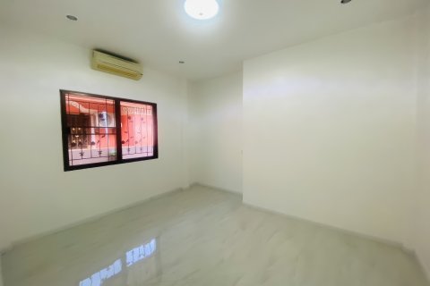 House in Pattaya, Thailand 3 bedrooms № 155591 - photo 14