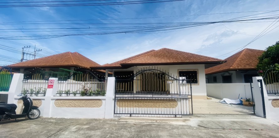 House in Pattaya, Thailand 3 bedrooms № 155591