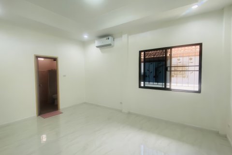 House in Pattaya, Thailand 3 bedrooms № 155591 - photo 20