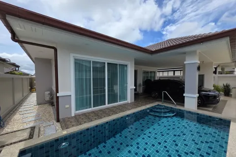 House in Pattaya, Thailand 3 bedrooms № 155592 - photo 15