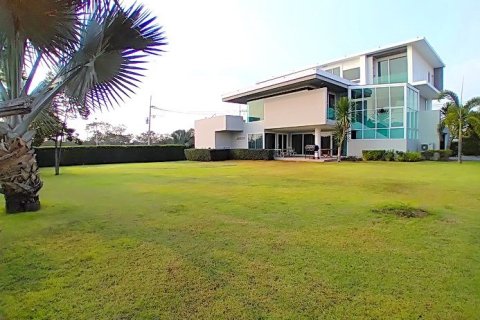 Haus in Pattaya, Thailand 6 Schlafzimmer № 223174 - Foto 1