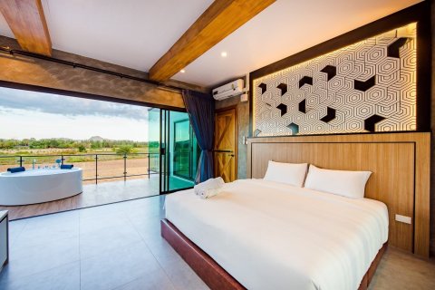 Villa in Pran Buri, Thailand 4 Schlafzimmer № 221936 - Foto 12