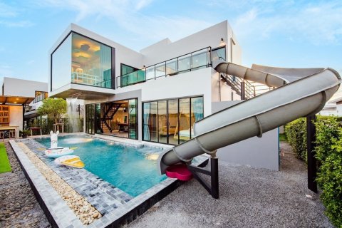 Villa in Pran Buri, Thailand 4 Schlafzimmer № 221936 - Foto 2