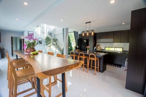 House in Chiang Mai, Thailand 5 bedrooms № 119933 - photo 5