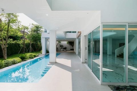 House in Chiang Mai, Thailand 8 bedrooms № 119984 - photo 4