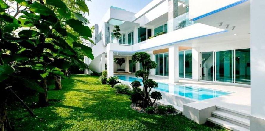 House in Chiang Mai, Thailand 8 bedrooms № 119984