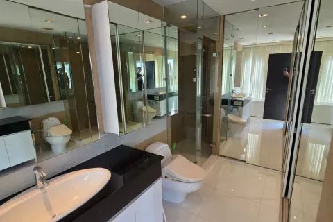 Condo à Watthana, Bangkok, Thaïlande, 2 chambres  № 135987 - photo 15