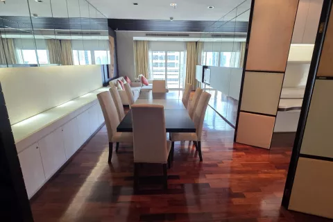 Condo à Watthana, Bangkok, Thaïlande, 2 chambres  № 135987 - photo 1