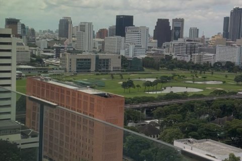 Кондоминиум с 2 спальнями в Патхум Ване, Бангкок, Таиланд № 135989 - фото 1