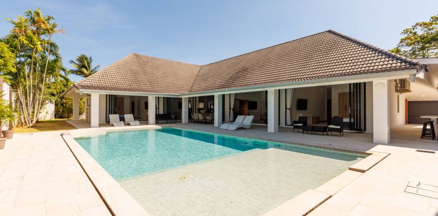 Villa in Phuket, Thailand 4 Schlafzimmer № 222457