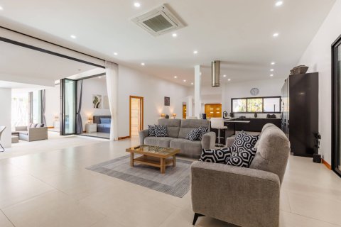Villa in Phuket, Thailand 4 Schlafzimmer № 222457 - Foto 11