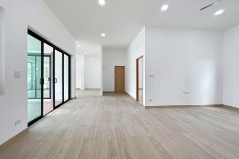 Villa in Hua Hin, Thailand 3 bedrooms № 168634 - photo 2