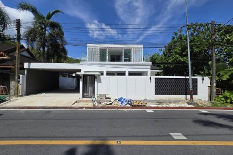 House in Phuket, Thailand 4 bedrooms № 145253 - photo 1