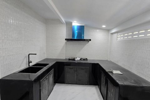 House in Phuket, Thailand 4 bedrooms № 145253 - photo 16