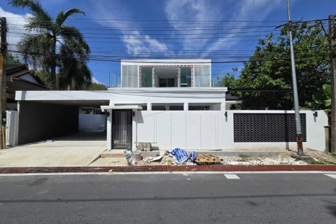 House in Phuket, Thailand 4 bedrooms № 145253 - photo 2