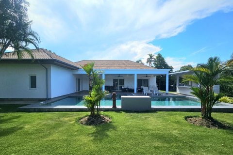 Villa à Hua Hin, Thaïlande 4 chambres № 222151