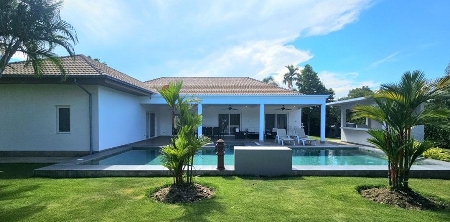 Villa in Hua Hin, Thailand 4 Schlafzimmer № 222151