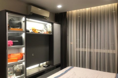 Кондоминиум с 2 спальнями в Дин Даенге, Бангкок, Таиланд № 137857 - фото 12