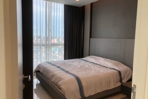 Кондоминиум с 2 спальнями в Дин Даенге, Бангкок, Таиланд № 137857 - фото 3