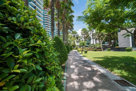 Villa in Pattaya, Thailand 3 bedrooms № 137860 - photo 18