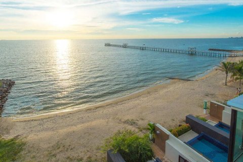 Villa in Pattaya, Thailand 3 bedrooms № 137860 - photo 1