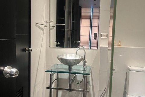 Condo in Bangkok, Thailand, 3 bedrooms  № 157770 - photo 10