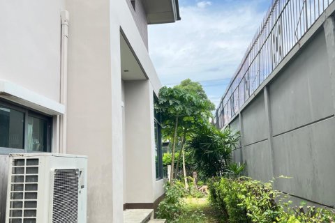 House in Bangkok, Thailand 4 bedrooms № 157767 - photo 27