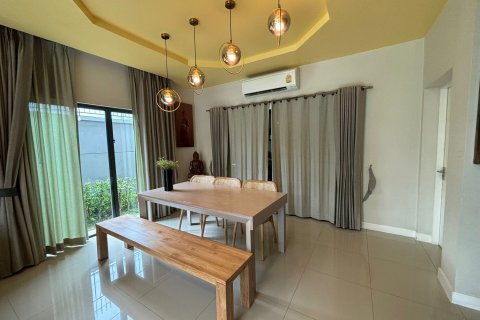 House in Bangkok, Thailand 4 bedrooms № 157767 - photo 16
