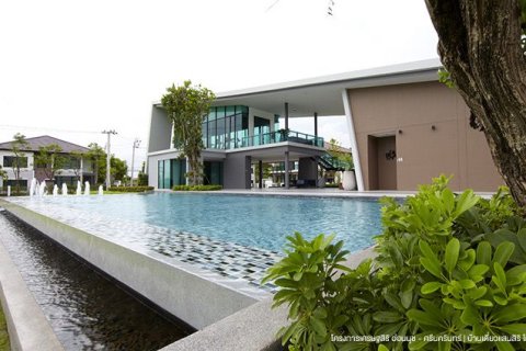 House in Bangkok, Thailand 4 bedrooms № 157767 - photo 13