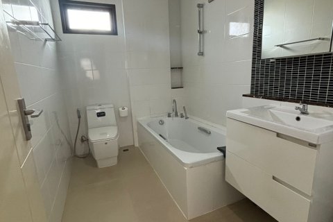 House in Bangkok, Thailand 4 bedrooms № 157767 - photo 29