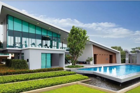 House in Bangkok, Thailand 4 bedrooms № 157767