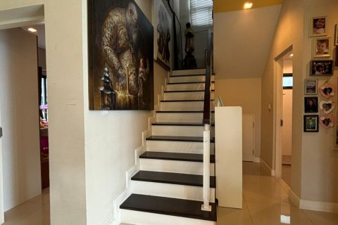 House in Bangkok, Thailand 4 bedrooms № 157767 - photo 19