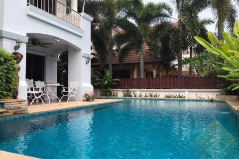 House in Pattaya, Thailand 3 bedrooms № 157768 - photo 1