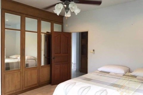 House in Pattaya, Thailand 3 bedrooms № 157768 - photo 4