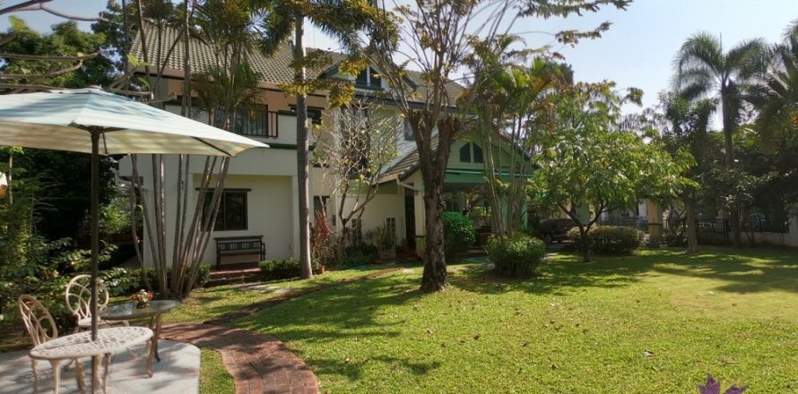 Maison à Chiang Mai, Thaïlande 5 chambres № 162566