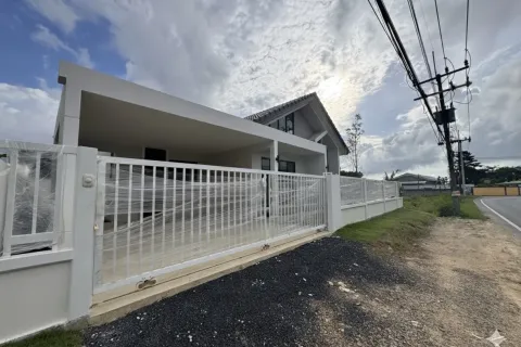 House in Phuket, Thailand 3 bedrooms № 147563 - photo 30