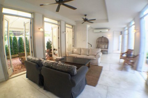 House in Hua Hin, Thailand 3 bedrooms № 160527 - photo 2