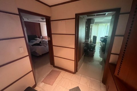 Кондоминиум с 4 спальнями в Клонг Тоэй, Бангкок, Таиланд № 135738 - фото 4