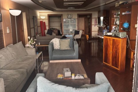 Кондоминиум с 4 спальнями в Клонг Тоэй, Бангкок, Таиланд № 135738 - фото 1