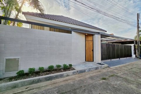 Дом в Пхукете, Таиланд с 4 спальнями  № 135734 - фото 1