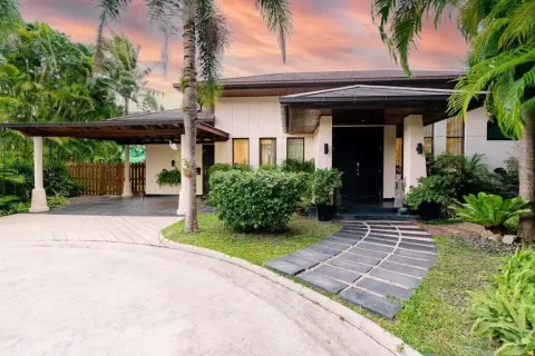 Villa in Phuket, Thailand 3 bedrooms № 162902 - photo 6