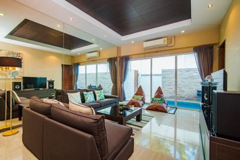 Villa in Pattaya, Thailand 3 bedrooms № 162904 - photo 5