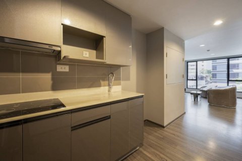 Condo in Phra Khanong, Bangkok, Thailand, 2 bedrooms  № 114433 - photo 6