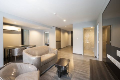 Condo in Phra Khanong, Bangkok, Thailand, 2 bedrooms  № 114433 - photo 5