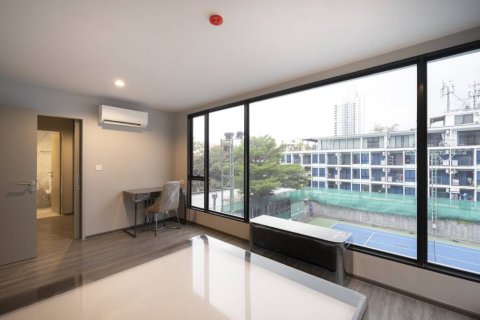 Condo in Phra Khanong, Bangkok, Thailand, 2 bedrooms  № 114433 - photo 2