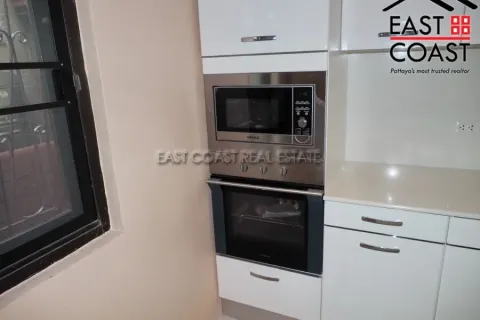 Casa de 4 dormitorios en Pattaya, Tailandia № 212787 - foto 7