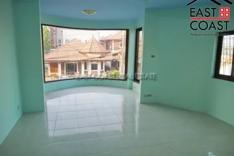 Casa de 4 dormitorios en Pattaya, Tailandia № 212787 - foto 17